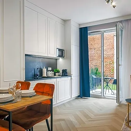 Hotel Metropolis Old Town 4*